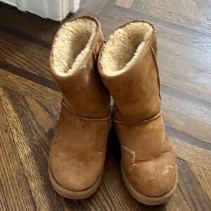 Cozy Ugg Chestnut Boots